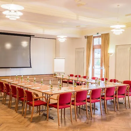 瓦塔尔酒店 酒店